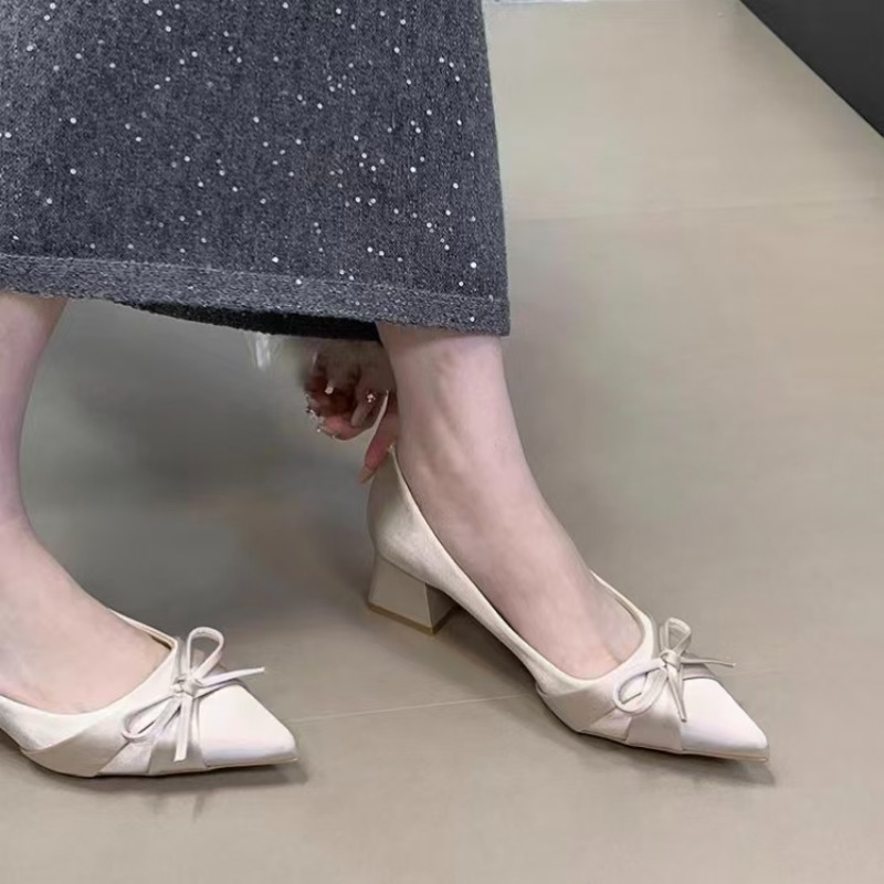 Retro Mid-length Single Shoes  - огляд і ціна Fashion Women Belt