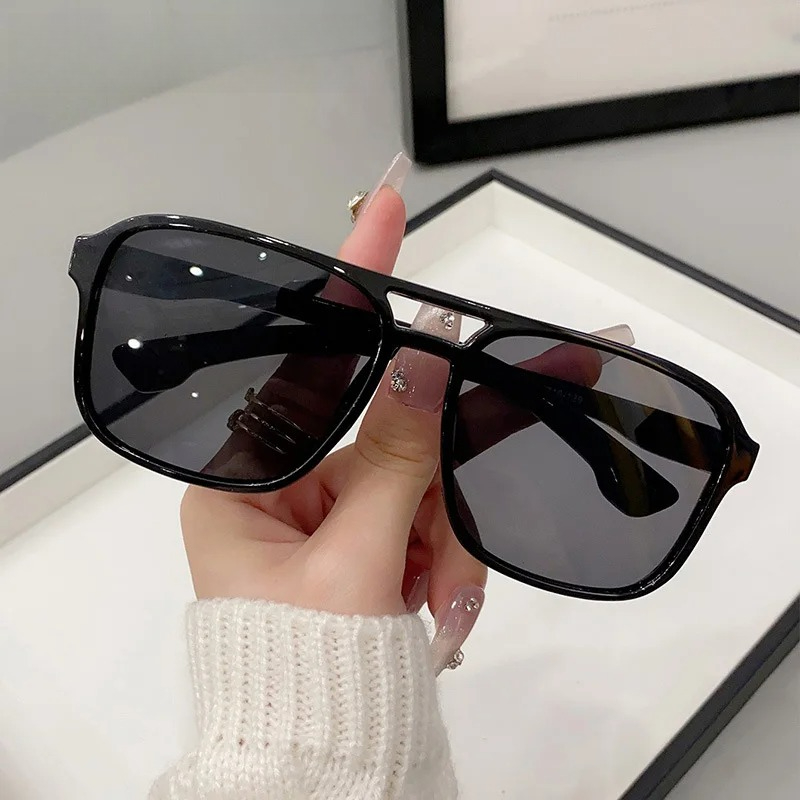 Square Double Bridges Sunglass - огляд і ціна Women'S Fashion Eyewear